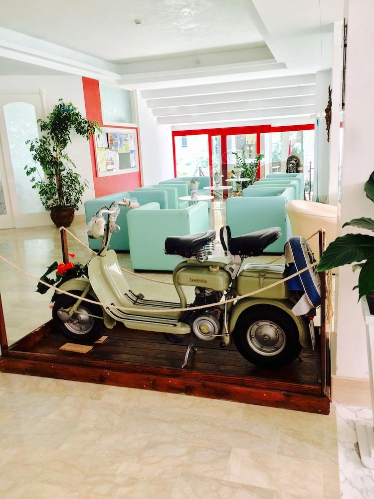 Hotel De Amicis ริชชิโอเน ภายนอก รูปภาพ