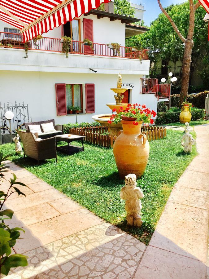 Hotel De Amicis ริชชิโอเน ภายนอก รูปภาพ