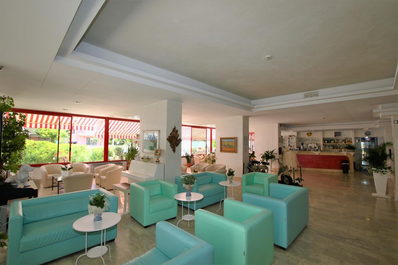 Hotel De Amicis ริชชิโอเน ภายนอก รูปภาพ