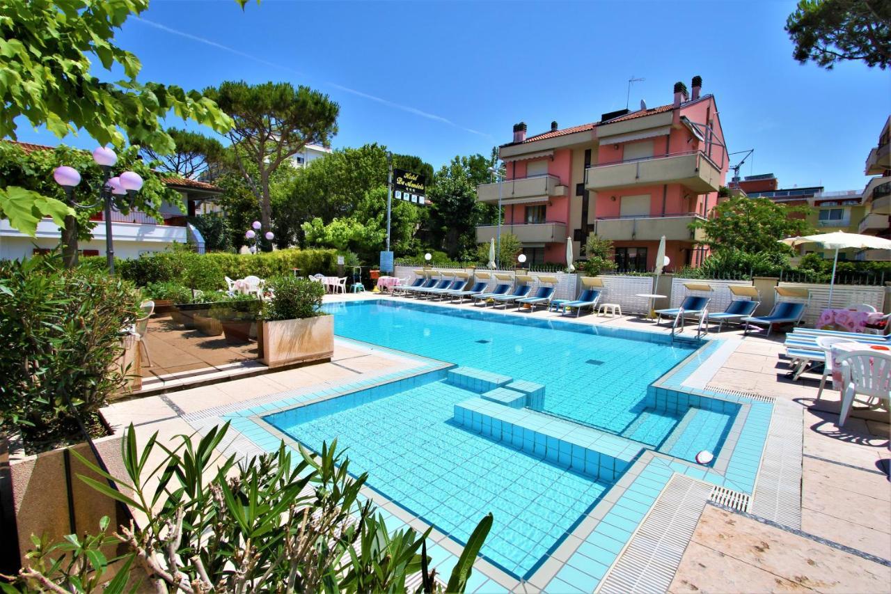 Hotel De Amicis ริชชิโอเน ภายนอก รูปภาพ