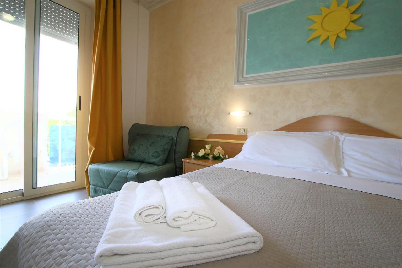 Hotel De Amicis ริชชิโอเน ภายนอก รูปภาพ